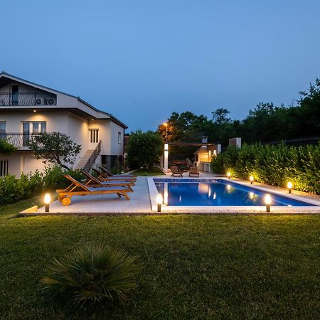 Villa Latica Dicmo Eksteriør bilde