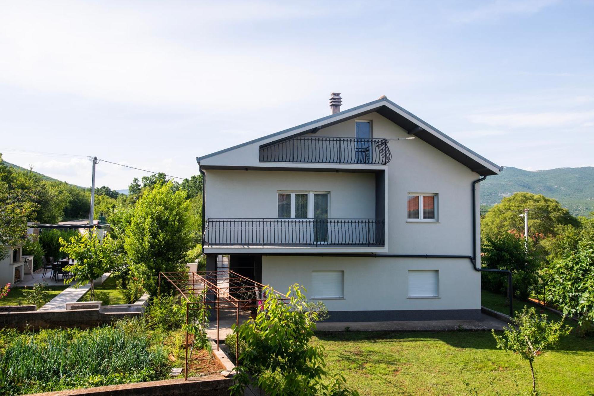 Villa Latica Dicmo Eksteriør bilde
